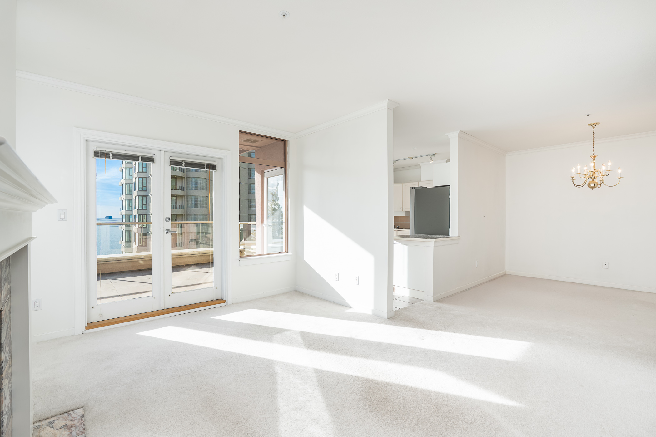 #302 – 2271 Bellevue Avenue